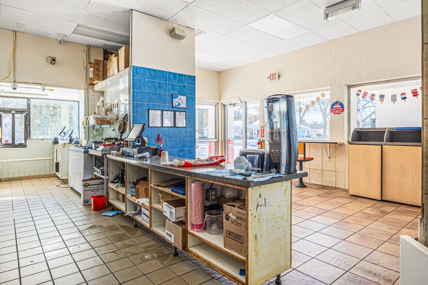 More Photos Of 1535 Memorial Dr, Chicopee General Retail For Sale