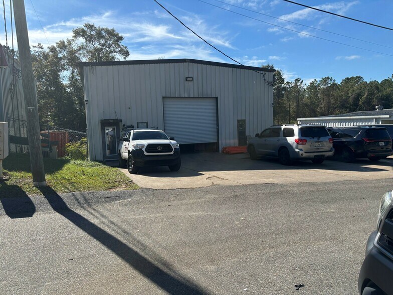 More Photos Of 1211 Commercial Park Dr, Tallahassee Warehouse For Sale