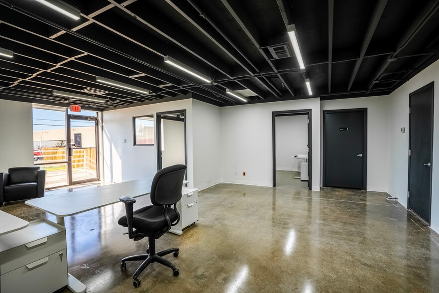 More Photos Of 2626 Sea Harbor Rd, Dallas Warehouse For Sale