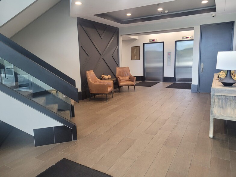 More Photos Of 100 W Old Wilson Bridge Rd, Worthington Medical For Lease
