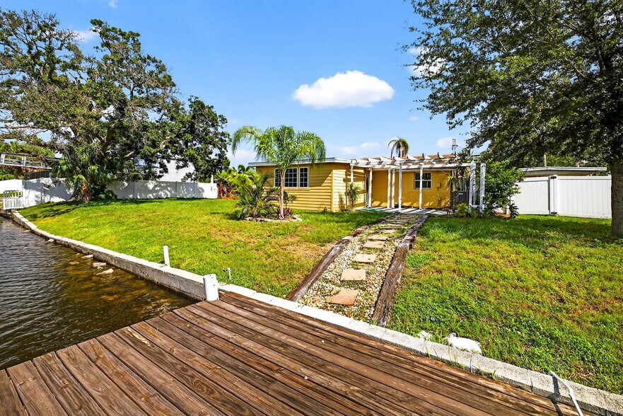 More Photos Of 3225 W Shell Point Rd, Ruskin Apartments For Sale