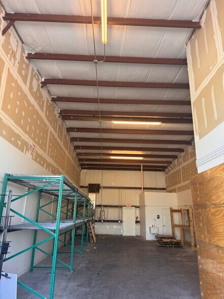 More Photos Of 877 NE 27th Ln, Cape Coral Distribution For Lease
