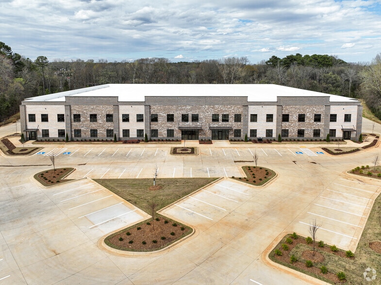 More Photos Of 411 Lakeshore Pky, Rock Hill Warehouse For Lease