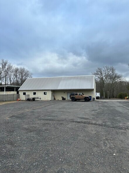 More Photos Of 168 Red Lion Rd, Southampton Light Manufacturing For Lease