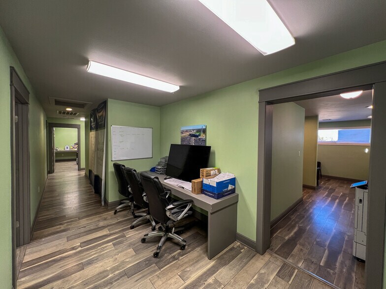More Photos Of 39509 I-55 Service Rd, Ponchatoula Light Distribution For Sale