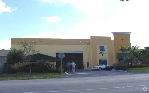 More Photos Of 3201-3241 NW 82nd Ave, Miami Warehouse For Lease