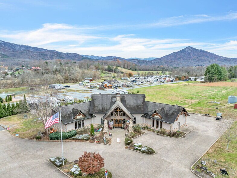 More Photos Of 3293 Wears Valley Rd, Sevierville Lodge Meeting Hall For Sale