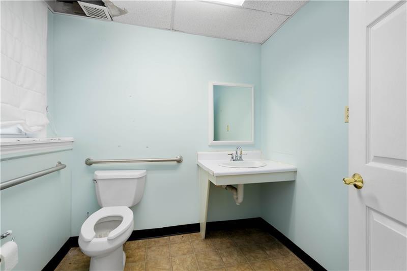 More Photos Of 626 5th Ave, Coraopolis Office Residential For Sale