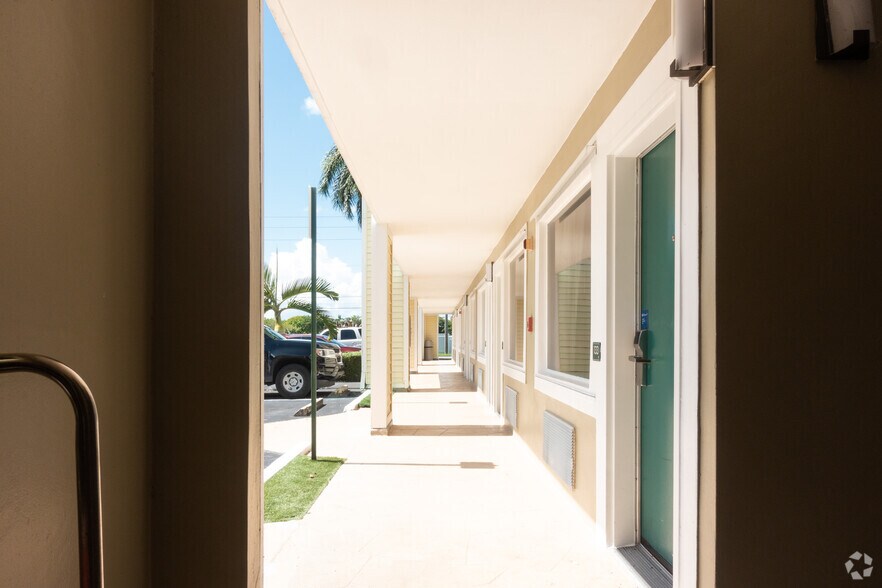 More Photos Of 411 S Krome Ave, Florida City Hotel For Sale
