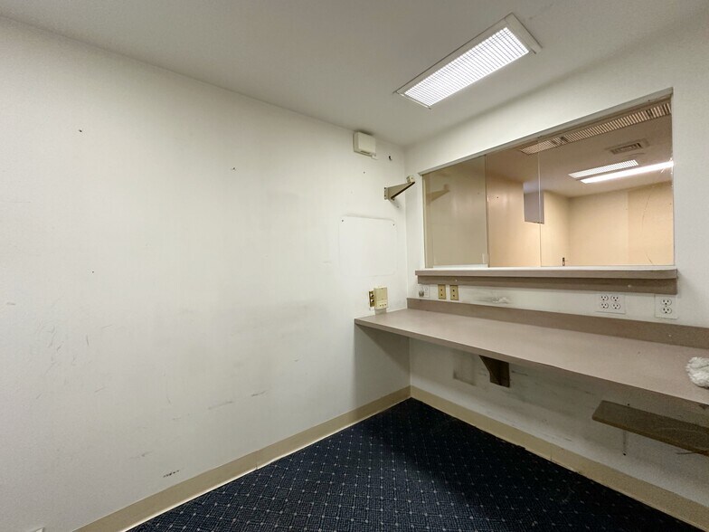 More Photos Of 364-366 97th St, Brooklyn Office Residential For Lease