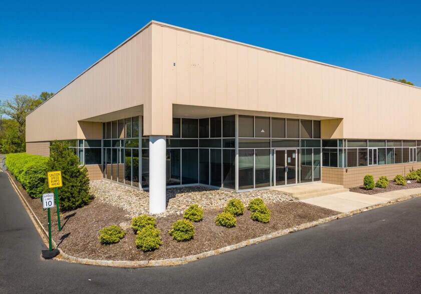 More Photos Of 1 Dodge Dr, West Caldwell Warehouse For Lease