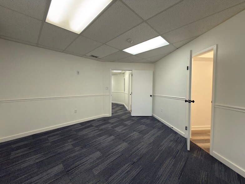 More Photos Of 1527 S Orange Ave, Orlando Office For Lease