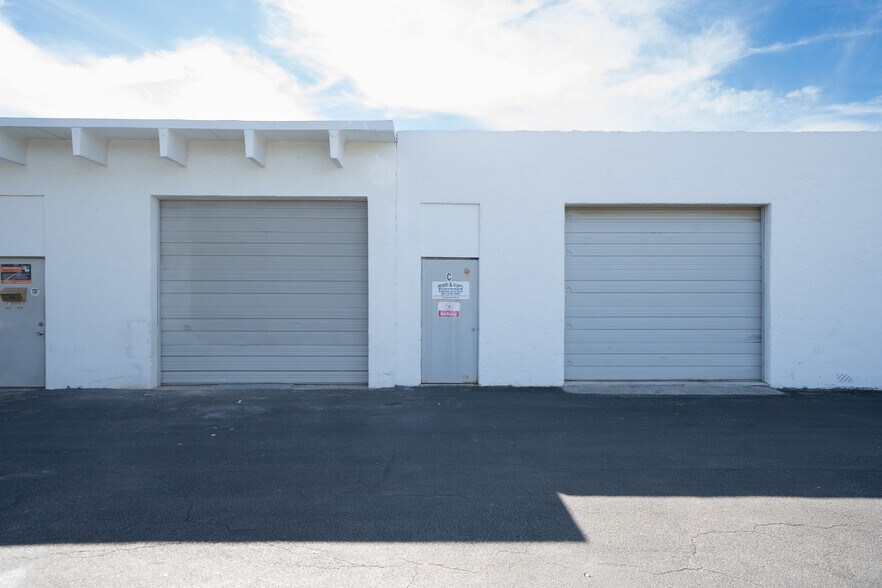 More Photos Of 2413 N Federal Hwy, Delray Beach Storefront Retail Residential For Lease