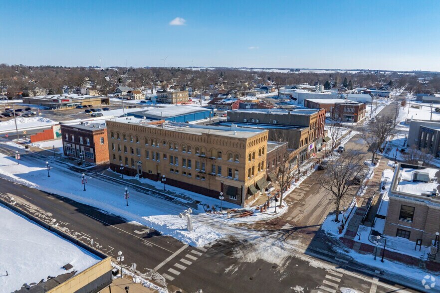 More Photos Of 1024 2nd St, Perry Office For Lease