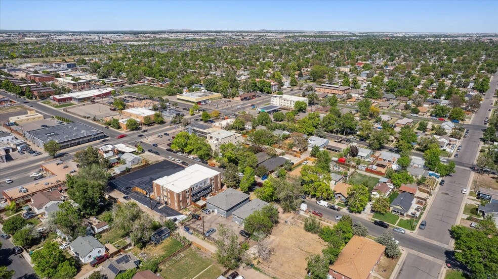 More Photos Of 1923 Dallas St, Aurora Apartments For Sale