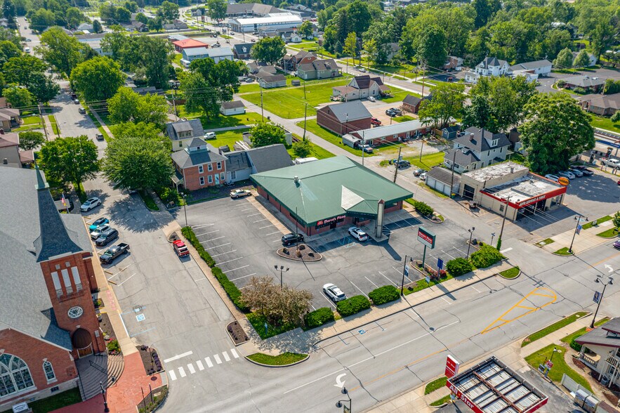 More Photos Of 111 S Indiana St, Mooresville Freestanding For Lease