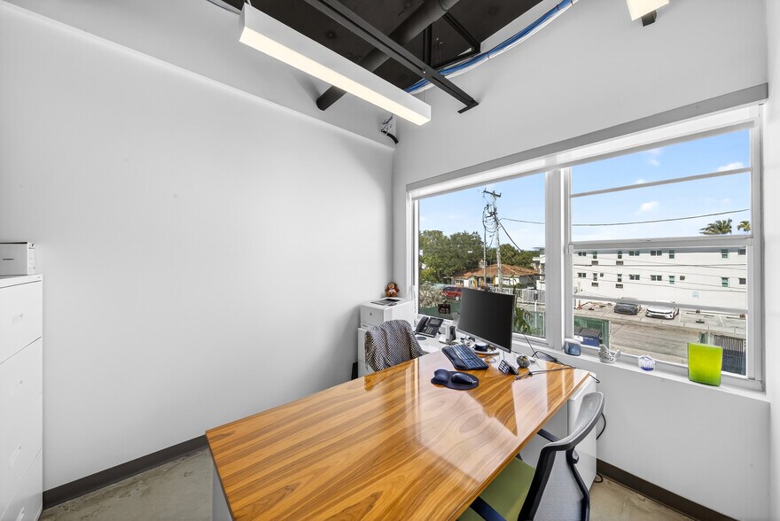 More Photos Of 7630 Biscayne Blvd, Miami Office For Lease