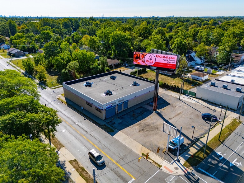 More Photos Of 7870 Southfield Rd, Detroit Freestanding For Sale