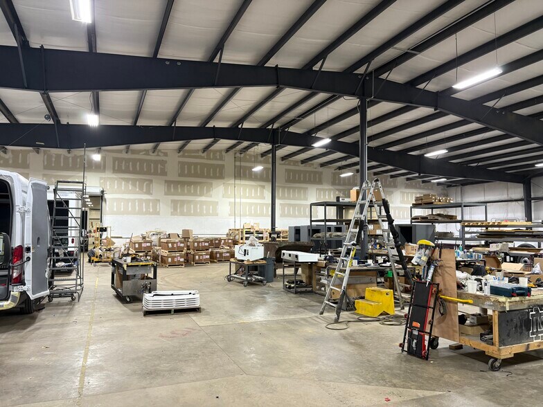 More Photos Of 1005 3rd St, Osceola Manufacturing For Sale