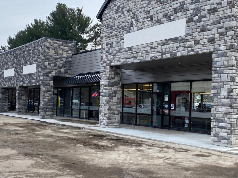 More Photos Of 8533-8559 E Washington St, Chagrin Falls Unknown For Lease