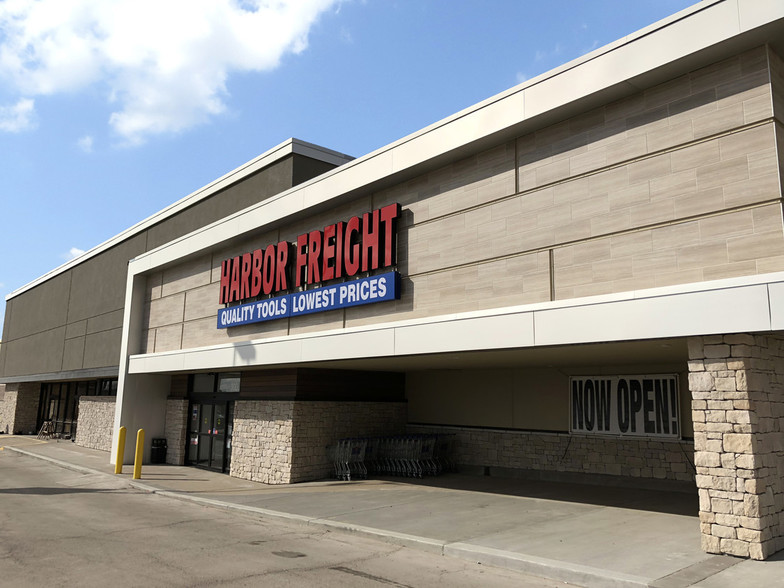 276-346 SW Blue Pky, Lees Summit, MO 64063 For Lease 276-346 SW Blue Pky, Lees Summit, MO 64063 For Lease