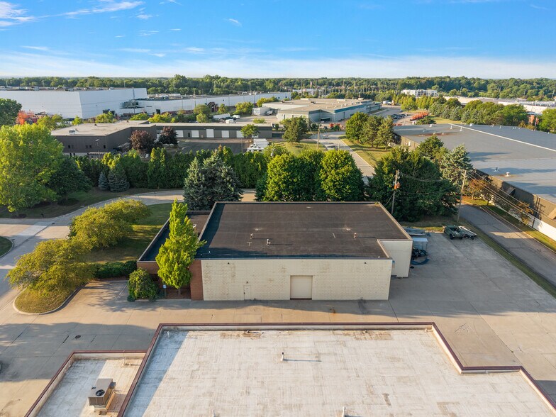 More Photos Of 44468 Reynolds Dr, Clinton Township Manufacturing For Sale