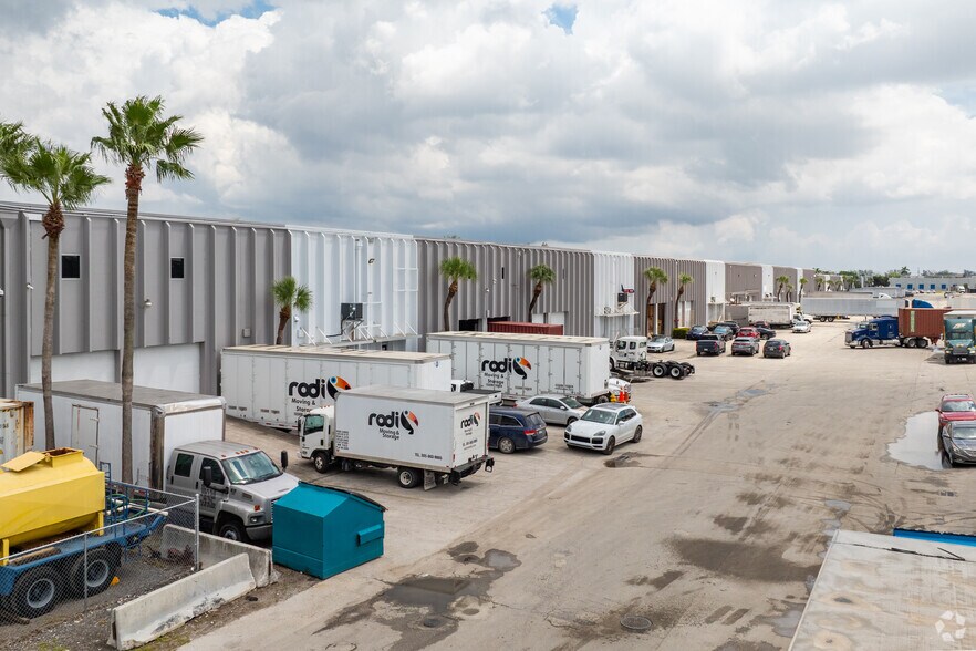 More Photos Of 9304-9384 NW 102nd St, Miami Warehouse For Lease
