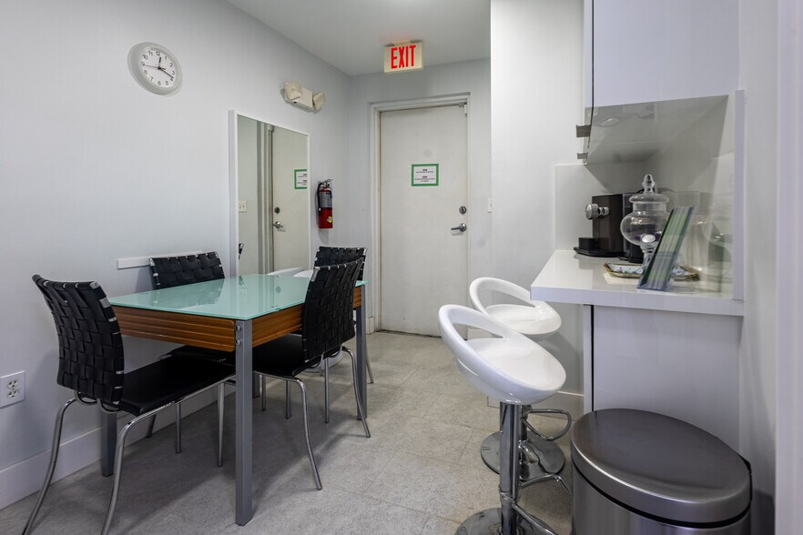 More Photos Of 9851 NW 58th St, Miami Flex For Sale