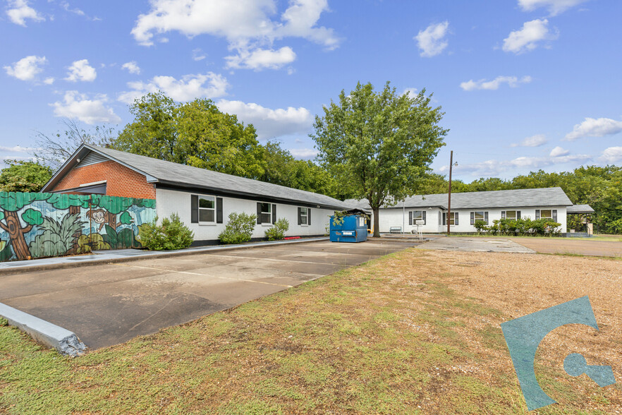 Primary Photo Of 114 S 14th St, Midlothian Daycare Center For Lease