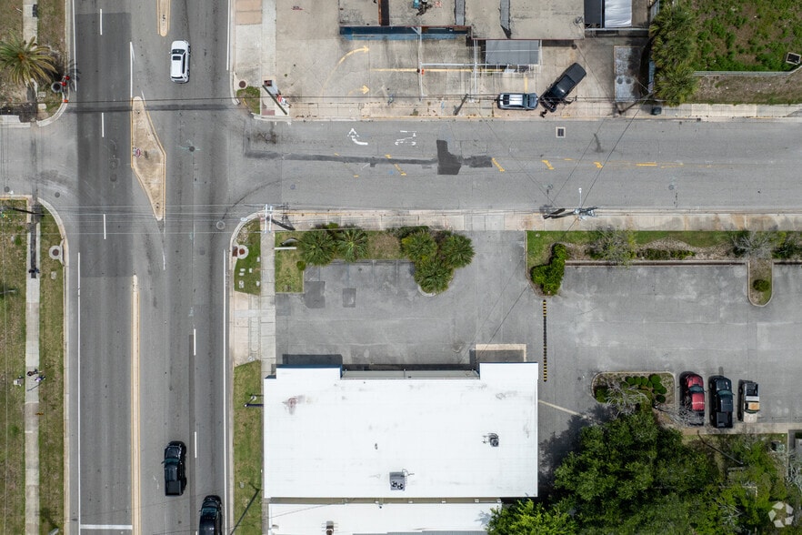 More Photos Of 401 W International Speedway Blvd, Daytona Beach Freestanding For Lease