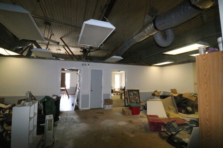 More Photos Of 305 8th St, Augusta Freestanding For Sale