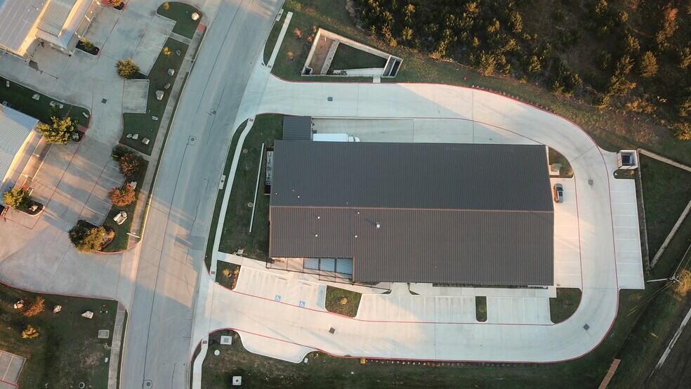 More Photos Of 1900 Hur Industrial Blvd, Cedar Park Flex For Sale