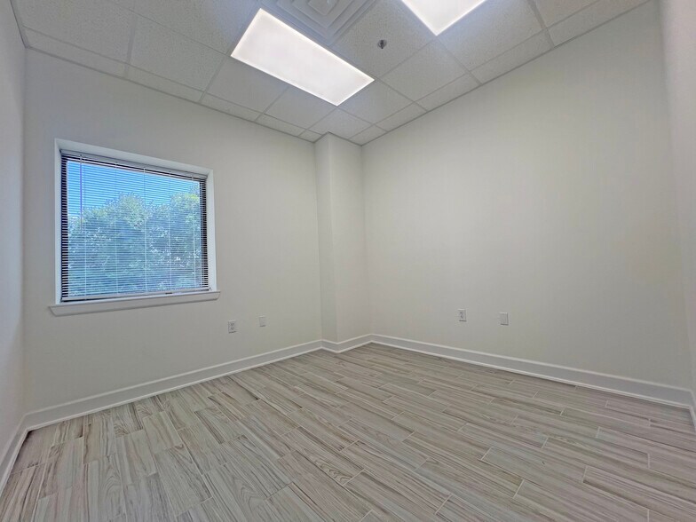 More Photos Of 26077 Nelson Way, Katy Light Distribution For Lease