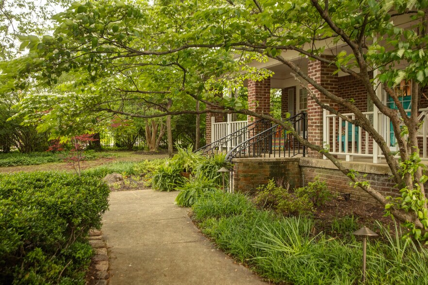 More Photos Of 7707 Poplar Pike, Germantown Office For Lease