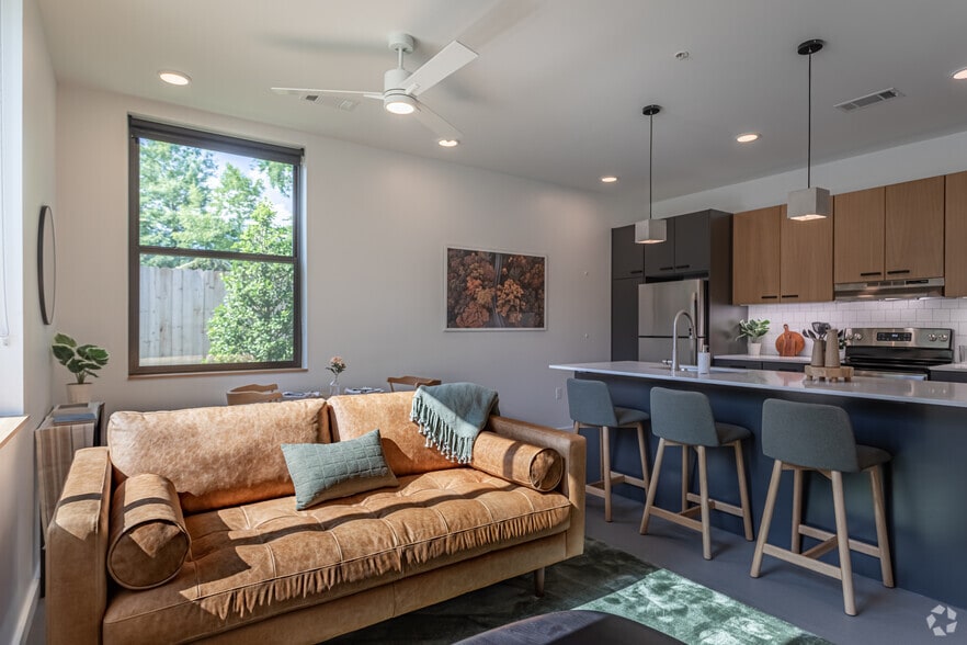 More Photos Of 337 SE 3rd St, Bentonville Apartments For Lease