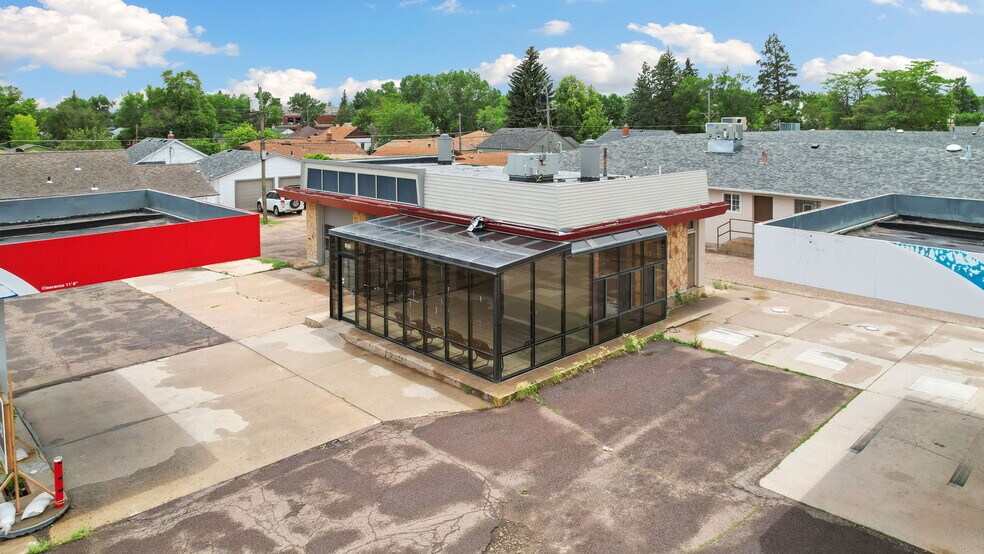 More Photos Of 1822 Logan Ave, Cheyenne Service For Sale