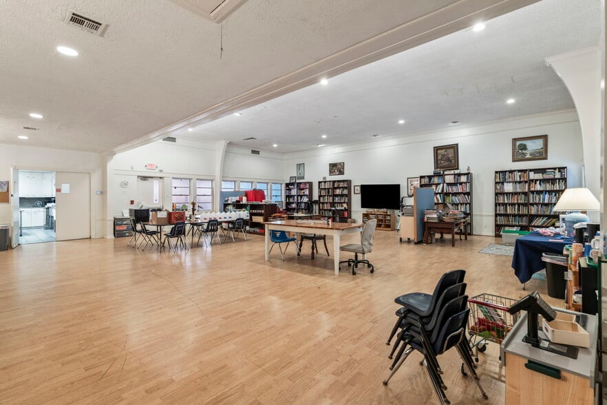 More Photos Of 3511 Linkwood Dr, Houston Religious Facility For Sale