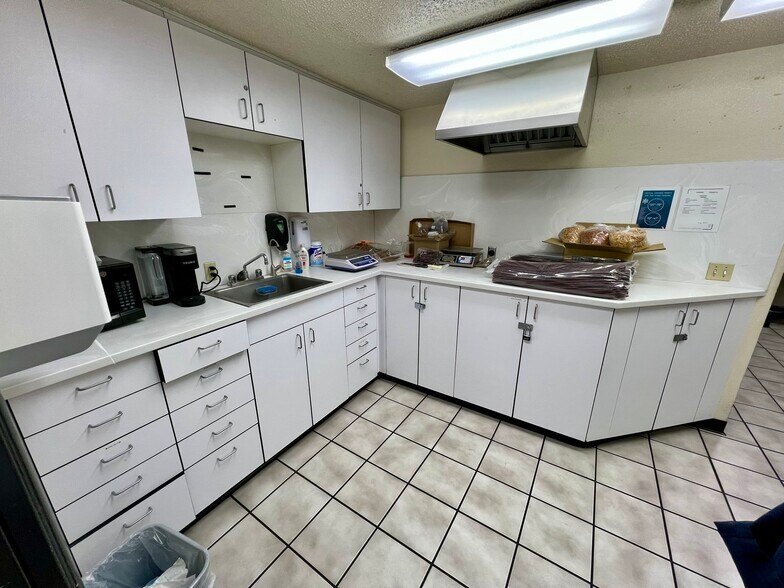 More Photos Of 1641 N 8th St, Colton Food Processing For Lease