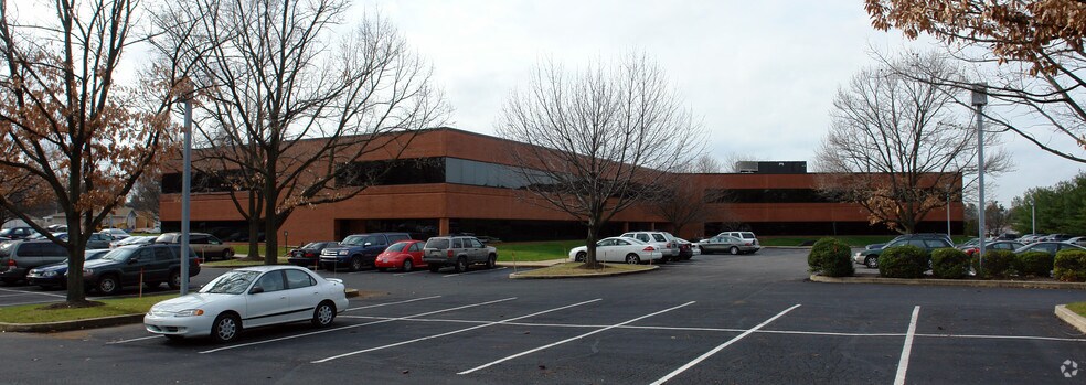 More Photos Of 2555 Kingston Rd, York Office For Lease
