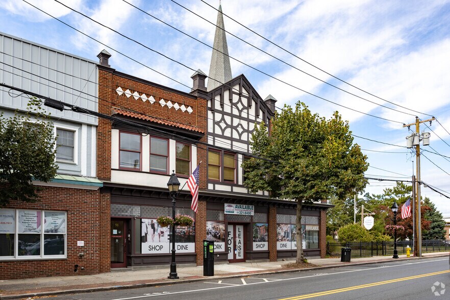 More Photos Of 93 E Main St, Bay Shore Loft Creative Space For Lease