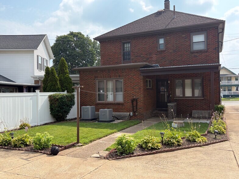 More Photos Of 1031 Columbus Ave, Sandusky Flex For Sale