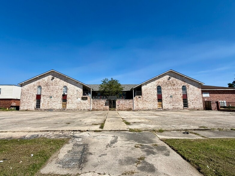 Primary Photo Of 4728 Ya Tittle Ave, Baton Rouge Apartments For Sale