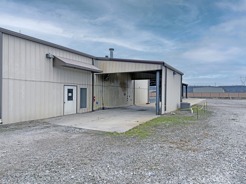 More Photos Of 311 Transpoint dr, Dupo Industrial For Lease