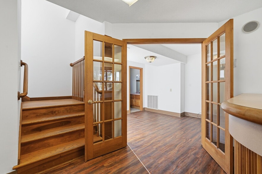 More Photos Of 1050 Sullivan Ave, South Windsor Medical For Sale