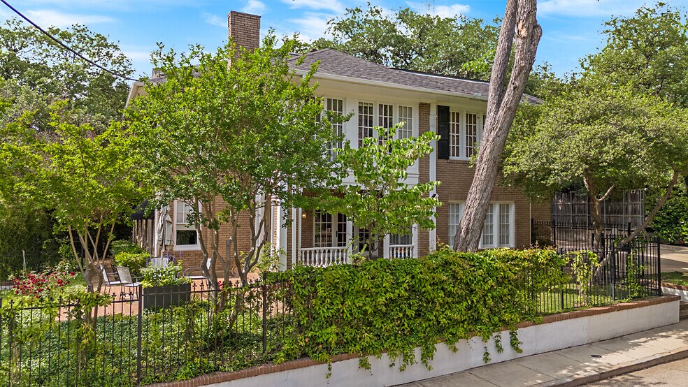 More Photos Of , Dallas Unknown For Sale