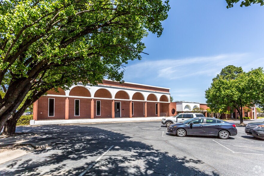 More Photos Of 3414-3426 Old Cantrell Rd, Little Rock Office For Lease