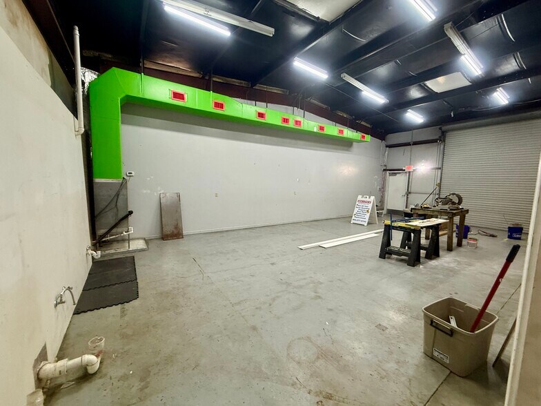 More Photos Of 1438 E Oak St, Fernandina Beach Service For Lease