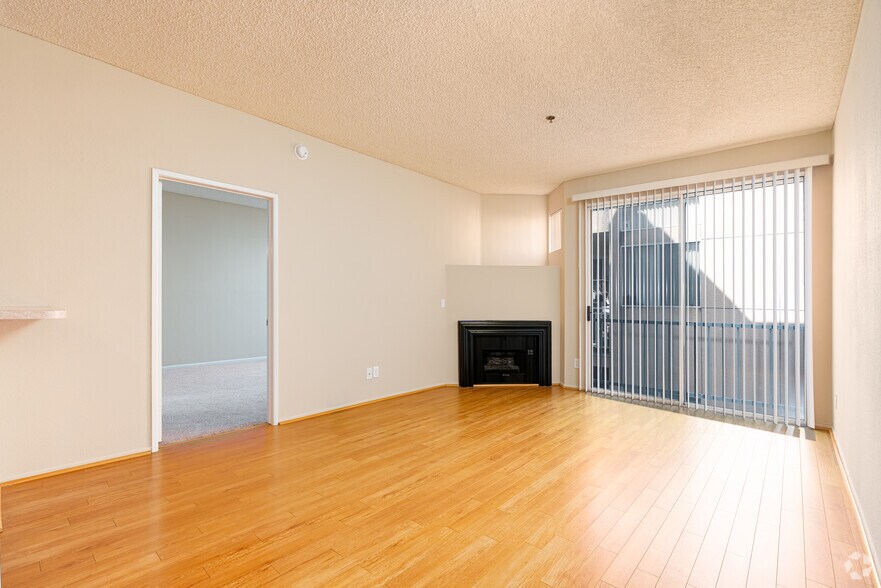 More Photos Of 10621 Valley Spring Ln, North Hollywood Apartments For Sale