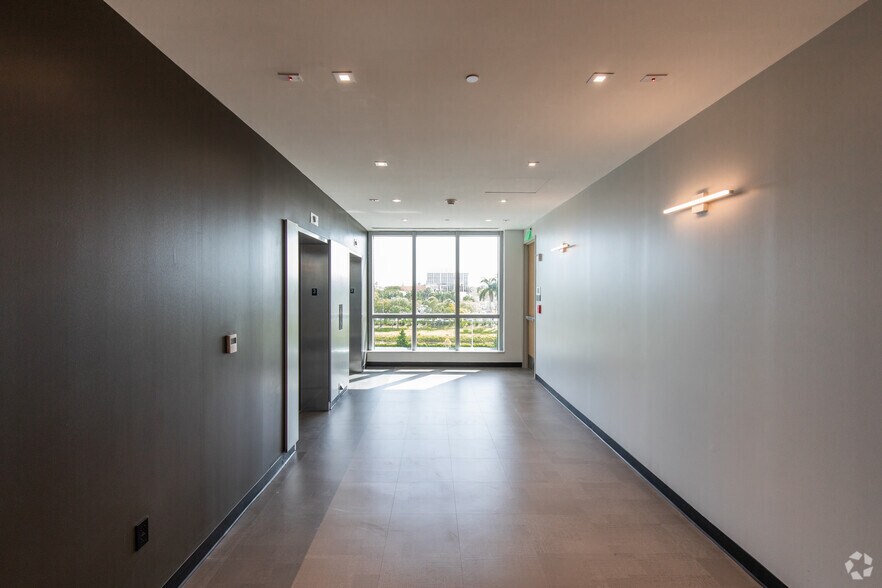 More Photos Of 15155 SW 97th Ave, Miami Medical For Lease