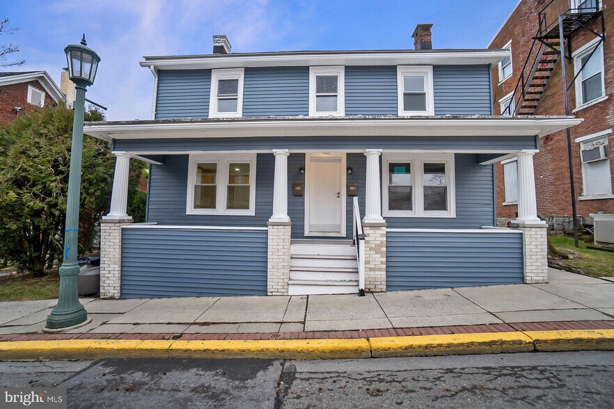 More Photos Of 474 W Main St, Kutztown Storefront Retail Residential For Sale
